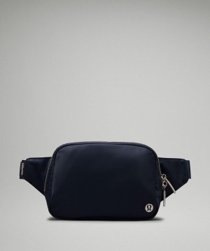 Navy Lululemon Everywhere Large 2L Bag Crossbody Bags | NZ_LuLu96564