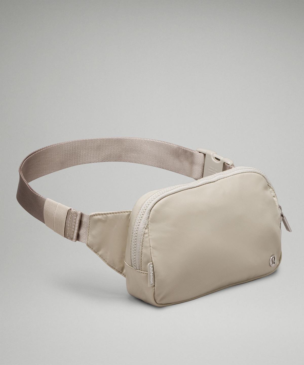 Beige Lululemon Everywhere Large 2L Bag Belt Bags | NZ_LuLu31046