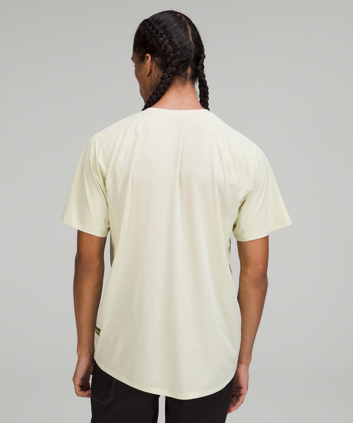 Khaki Lululemon Ventilated Hiking Short-Sleeve Men Shirts | NZ_LuLu20445