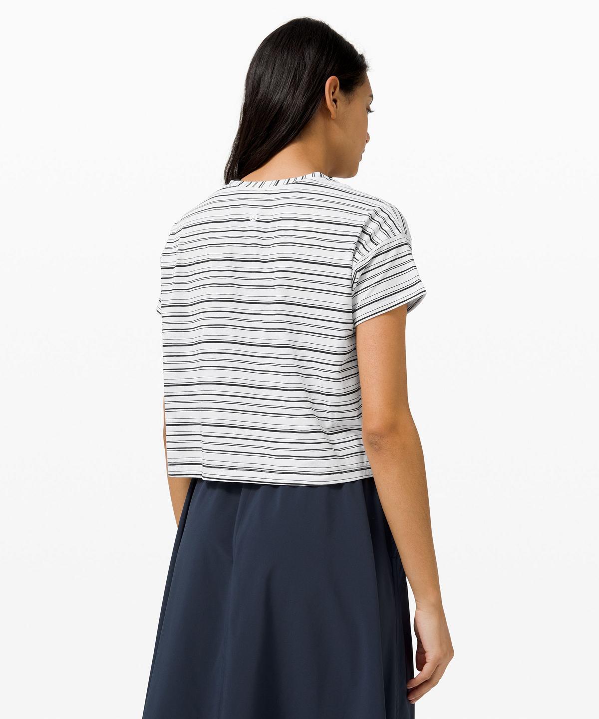 Stripes White Black Lululemon Cates Cropped T-Shirt Women Shirts | NZ_LuLu61719