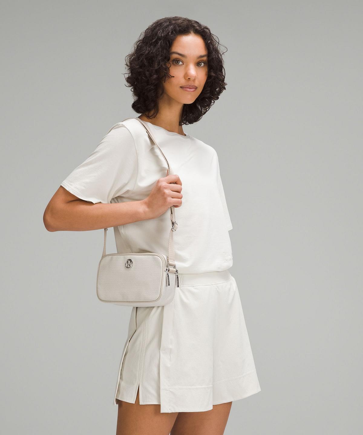 White Lululemon Crossbody Camera Bag 2L Bag Crossbody Bags | NZ_LuLu38222