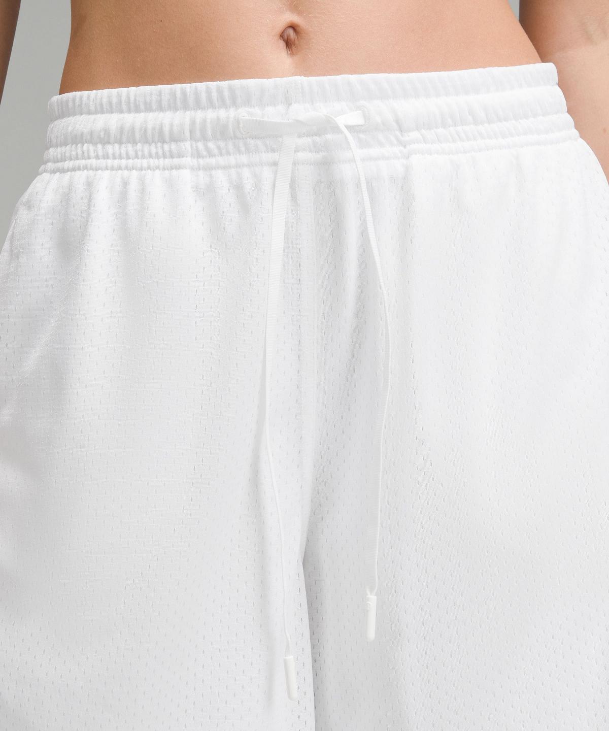 White Lululemon Relaxed-Fit Mesh Training 8" Women Shorts | NZ_LuLu49775